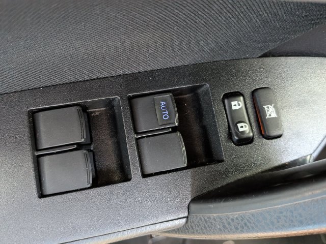 Used 2018 Toyota Corolla LE FWD image 20
