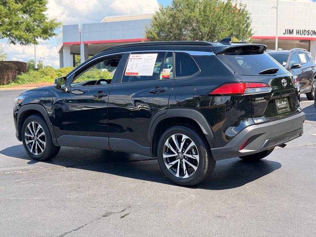 Certified 2025 Toyota Corolla Cross XLE FWD image 10