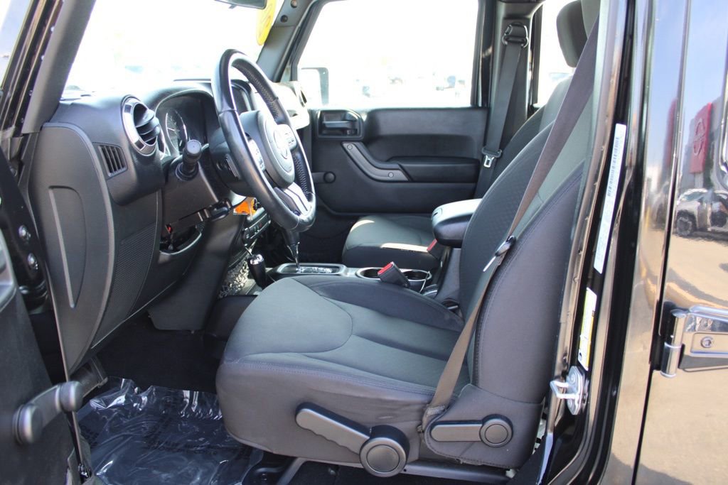 Used 2016 Jeep Wrangler Unlimited Sport w/ Max Tow Package image 14