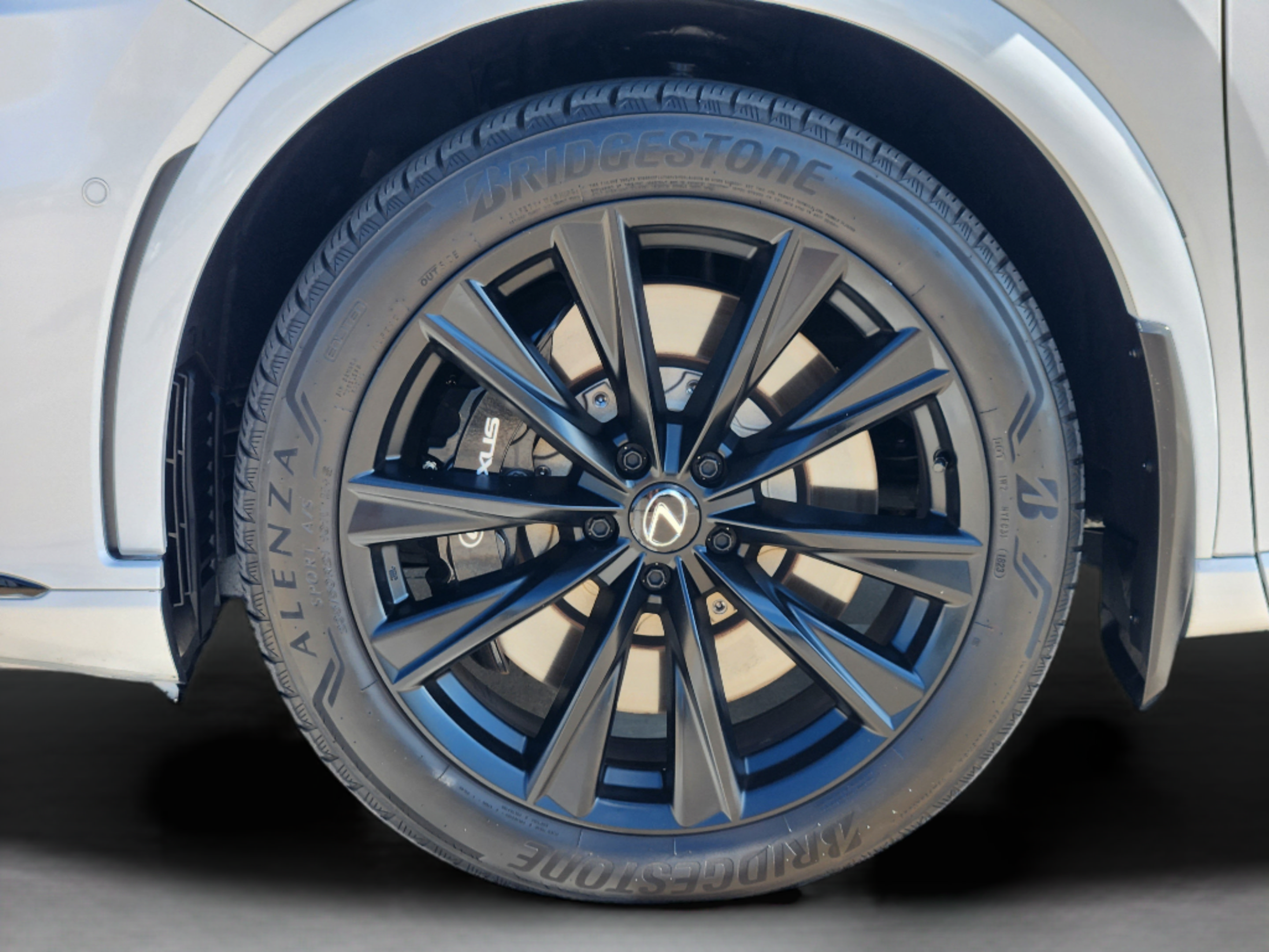 Used 2023 Lexus RX 500h F Sport w/ Cold Area Package AWD/4WD image 39
