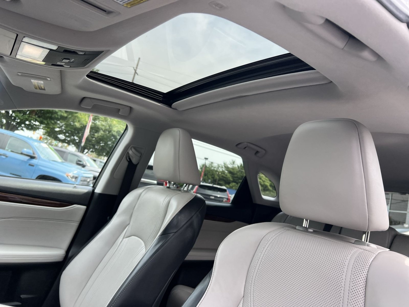 Used 2017 Lexus RX 350 AWD w/ Premium Package image 24