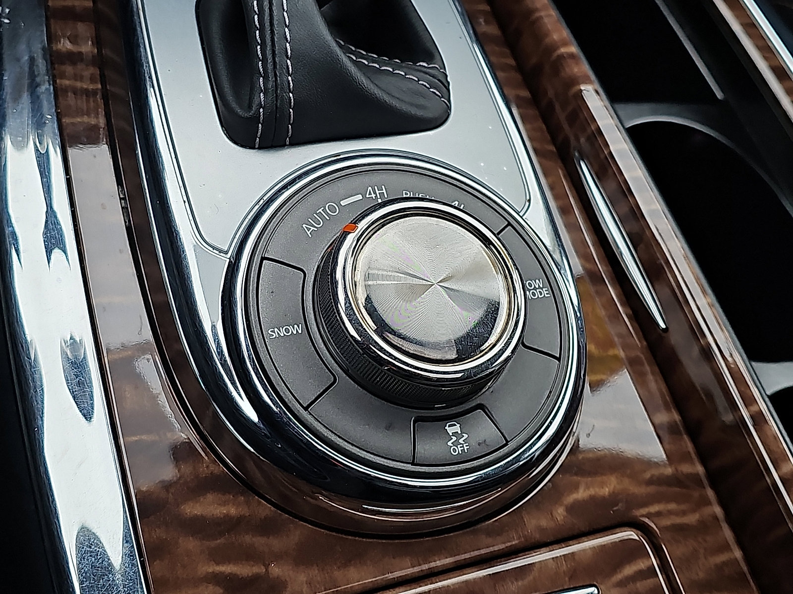 Used 2018 Nissan Armada Platinum w/ Captain Seat Package image 28