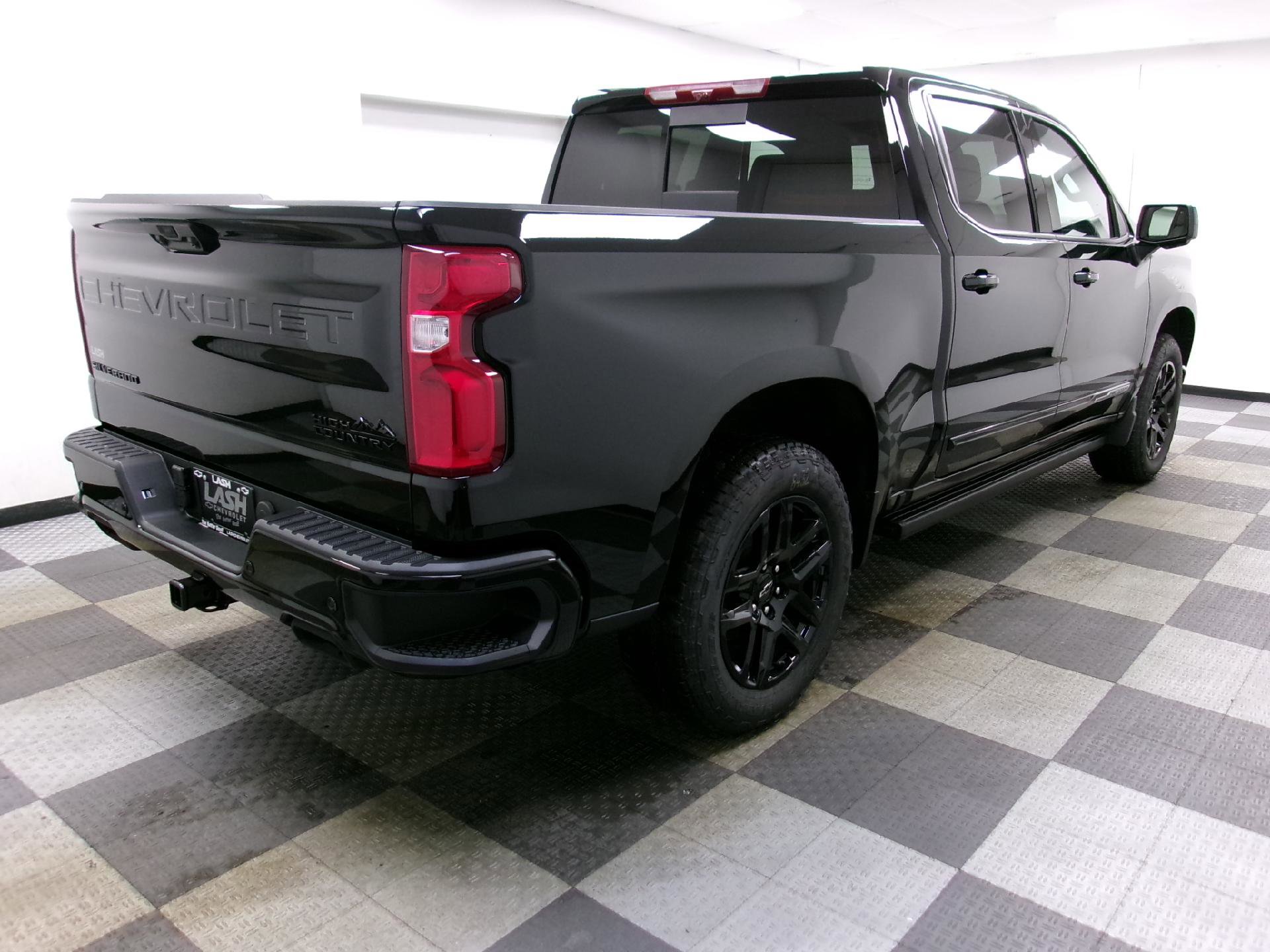 New 2026 Chevrolet Silverado 1500 High Country w/ Midnight Edition image 13