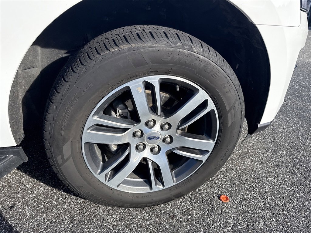 Used 2024 Ford Expedition Limited image 12
