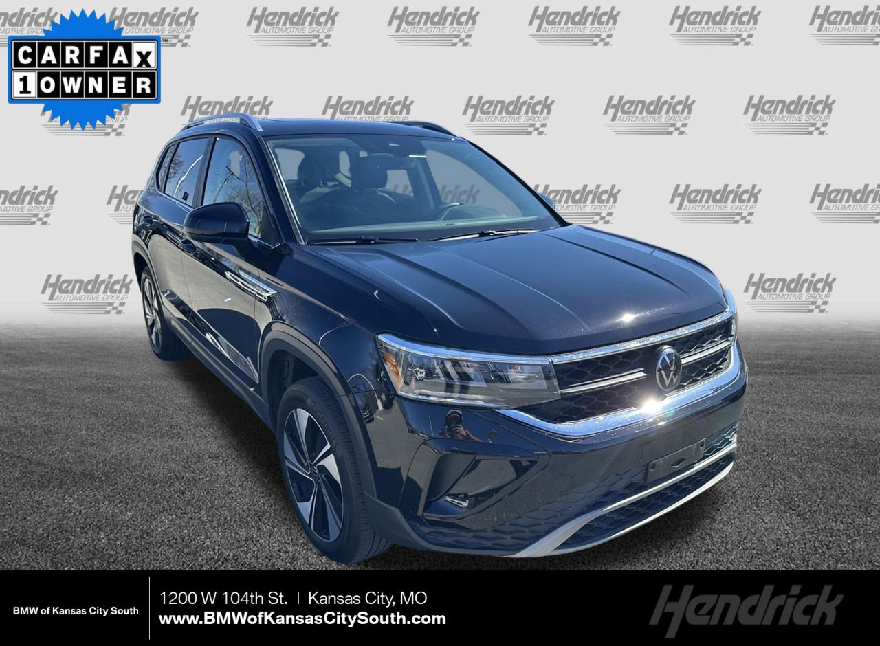 Used 2024 Volkswagen Taos SE w/ Panoramic Sunroof Package image 1