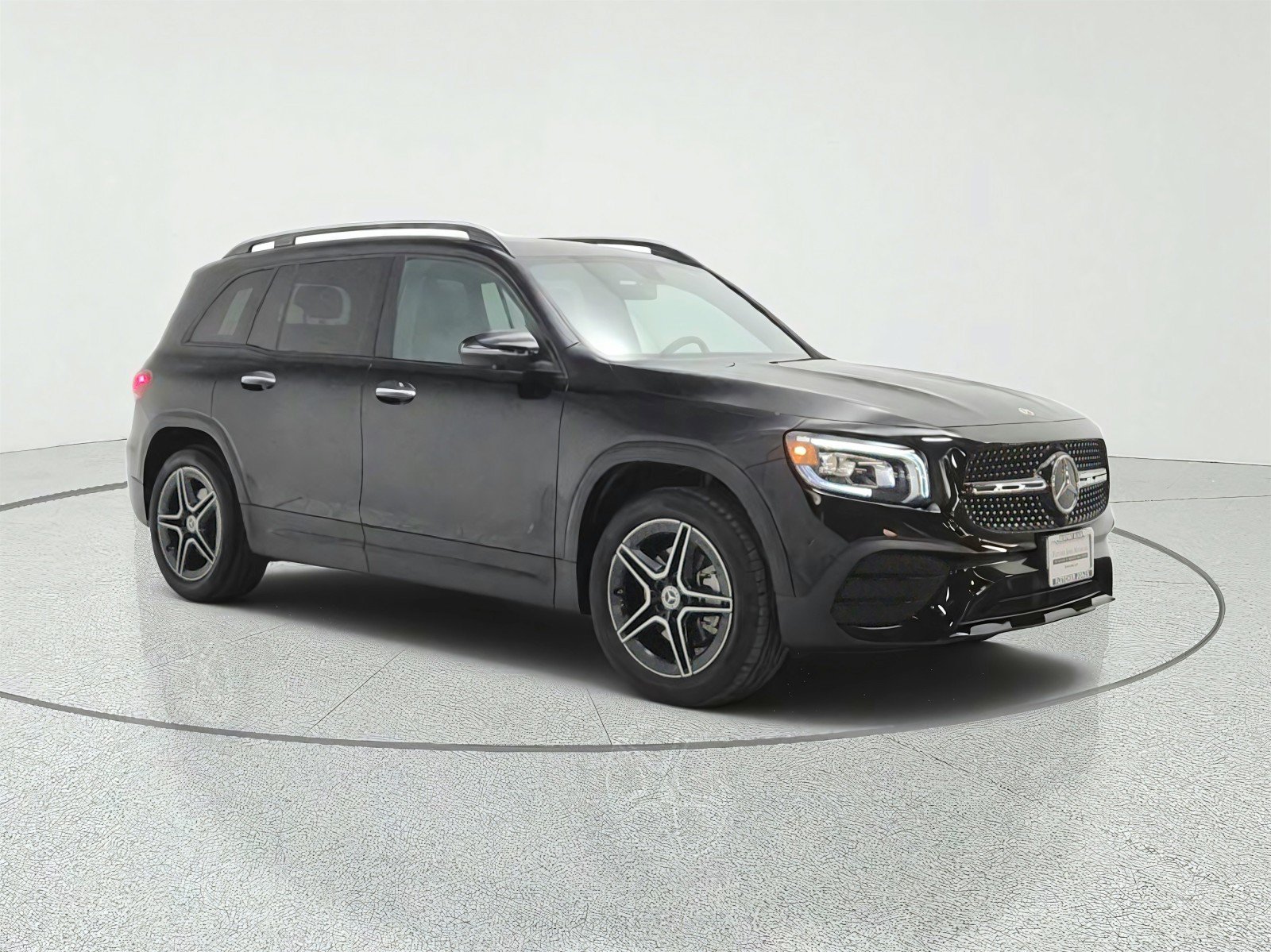 Used 2023 Mercedes-Benz GLB 250 image 3