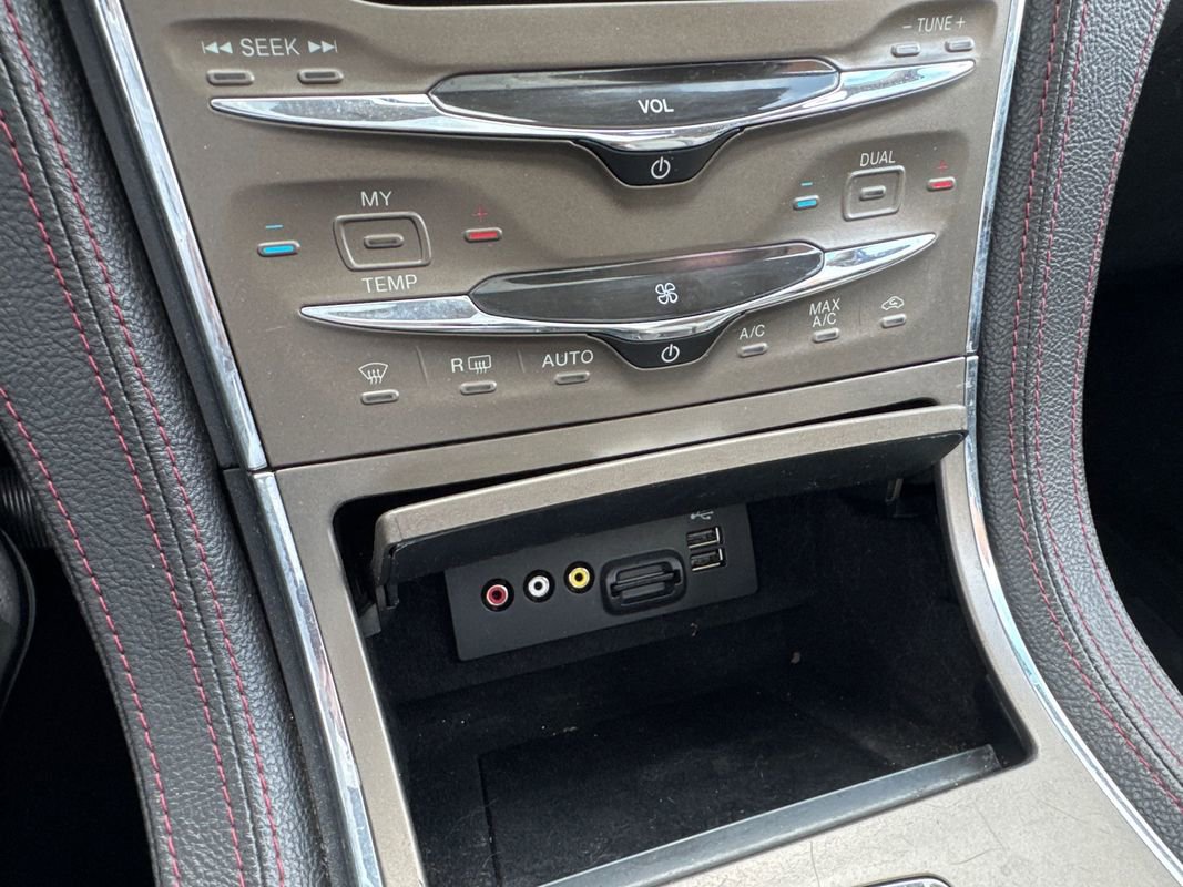 Used 2015 Lincoln MKX w/ Equipment Group 102A AWD/4WD image 32