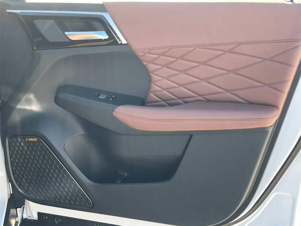 New 2025 Mitsubishi Outlander SEL image 18