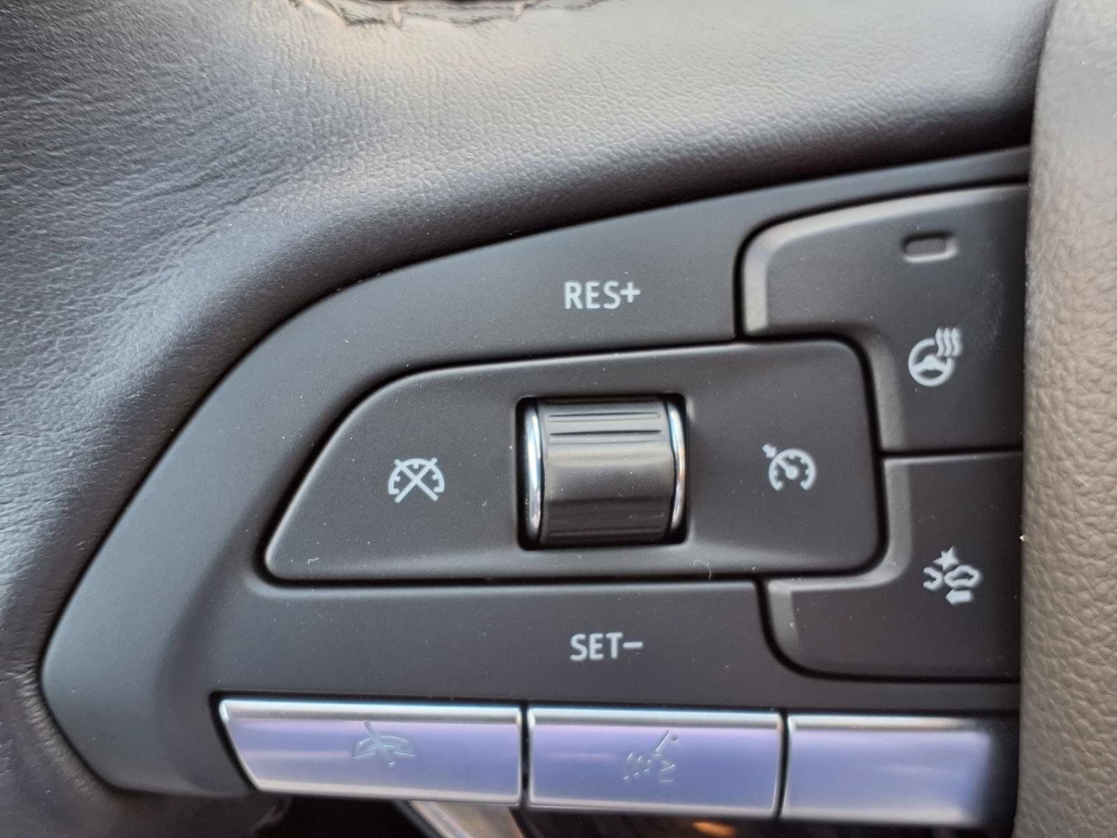 Used 2025 Cadillac XT6 Premium Luxury w/ Technology Package FWD image 14