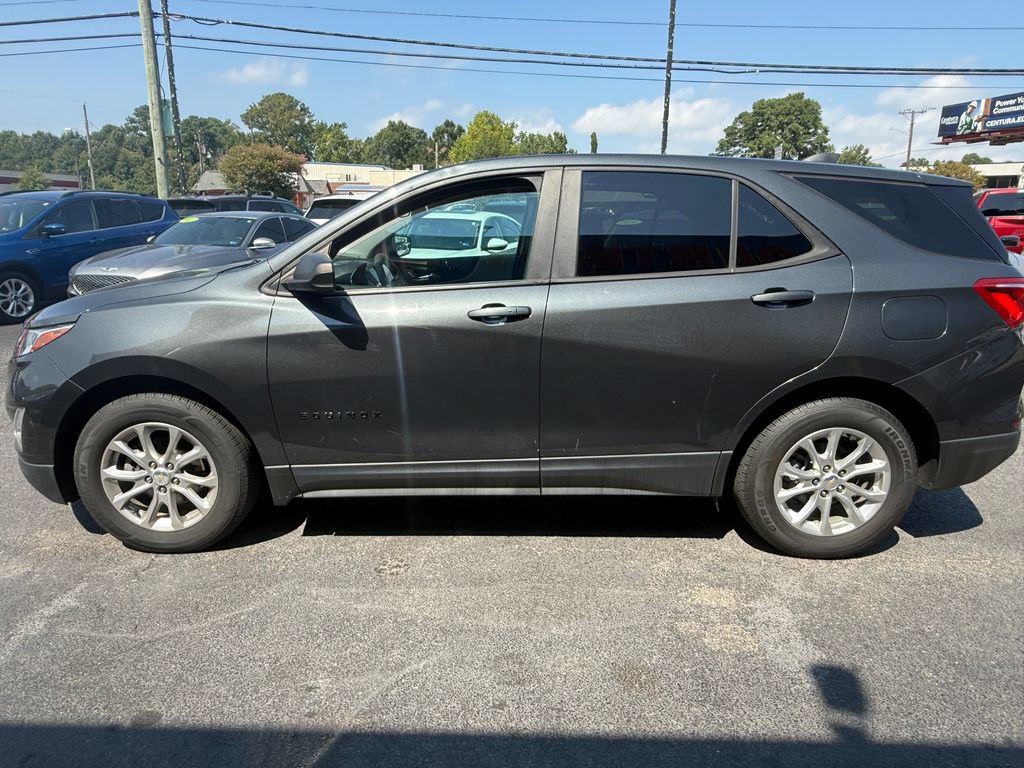 Used 2021 Chevrolet Equinox LS w/ LPO, Blackout Package FWD image 8