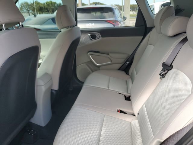 Certified 2023 Kia Soul LX image 7