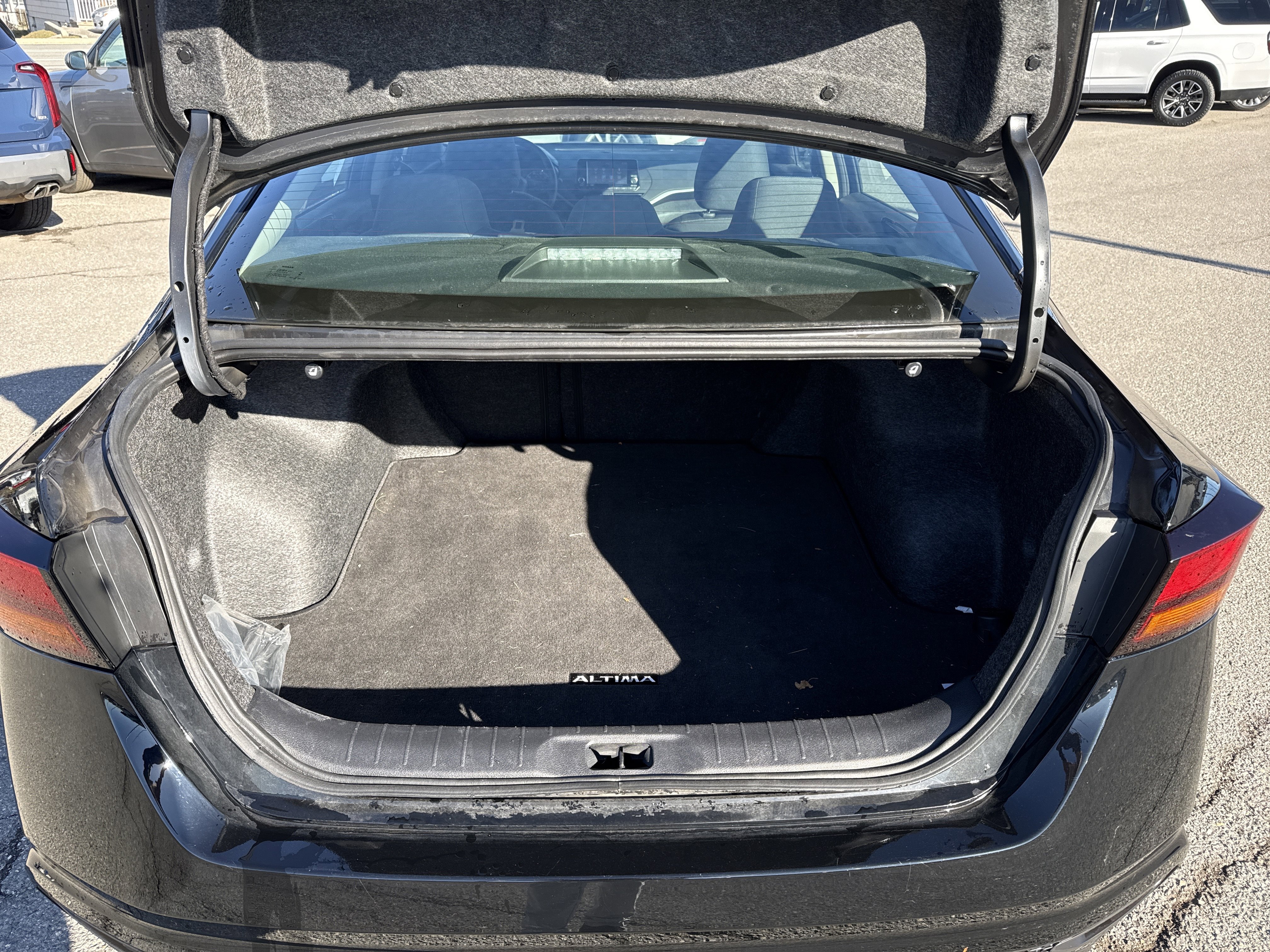 Used 2024 Nissan Altima 2.5 S image 5