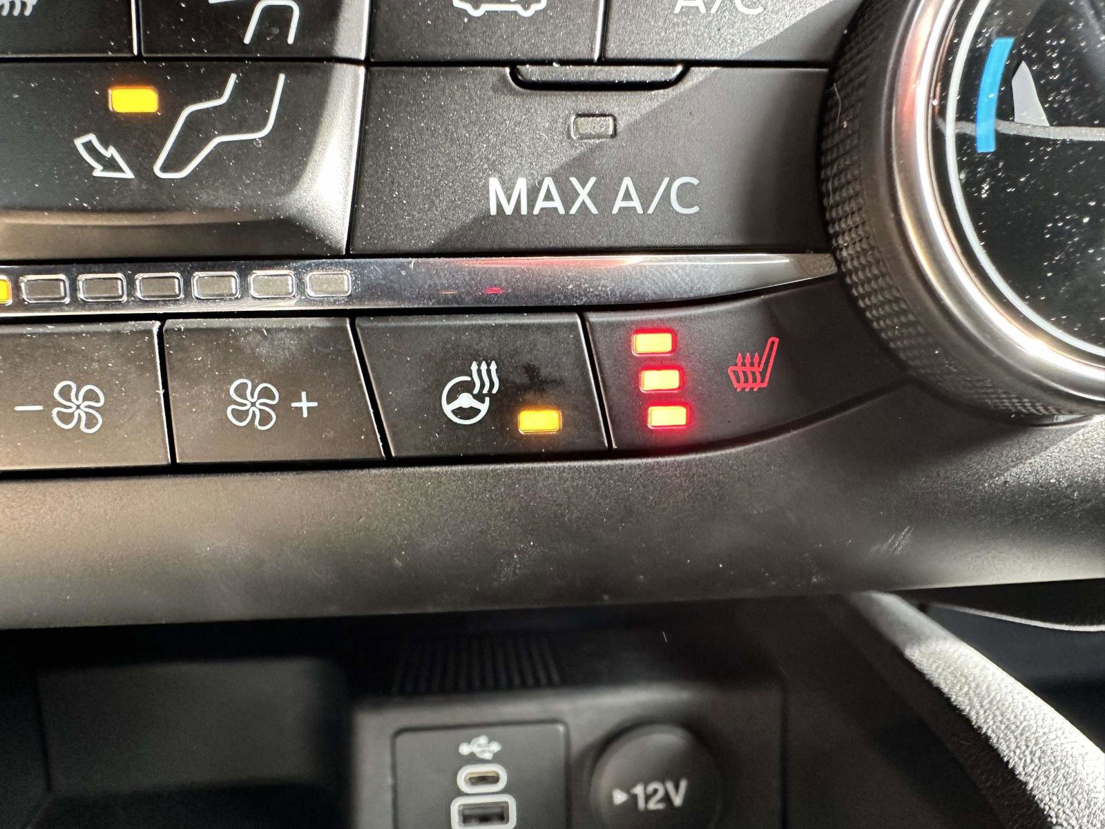 Used 2025 Ford Escape Active w/ Cold Weather Package FWD image 25