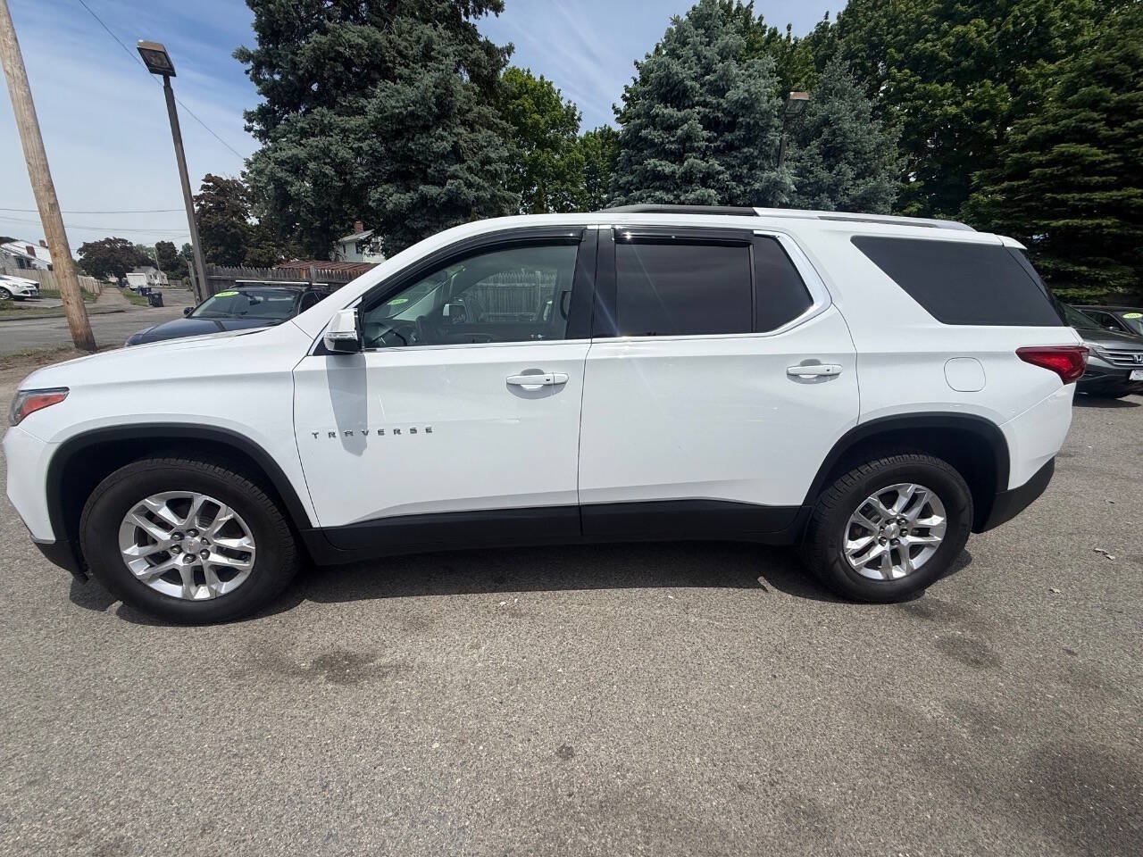 Used 2018 Chevrolet Traverse LT w/ LPO, Floor Liner Package AWD/4WD image 4
