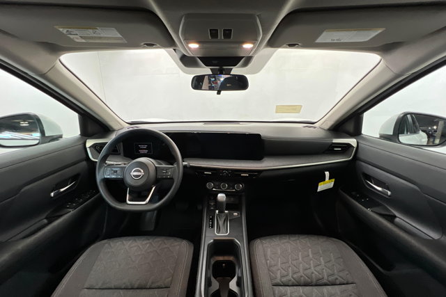 Used 2025 Nissan Kicks SV w/ SV Premium Package AWD/4WD image 9