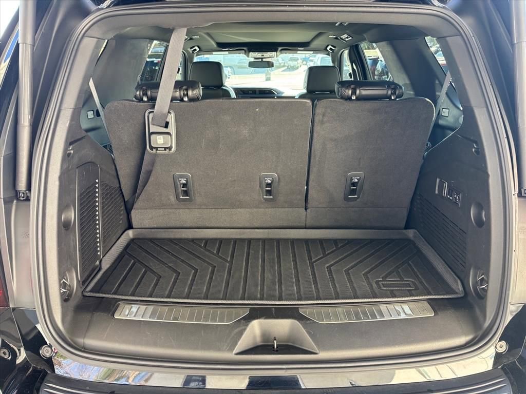 Used 2023 GMC Yukon Denali image 3