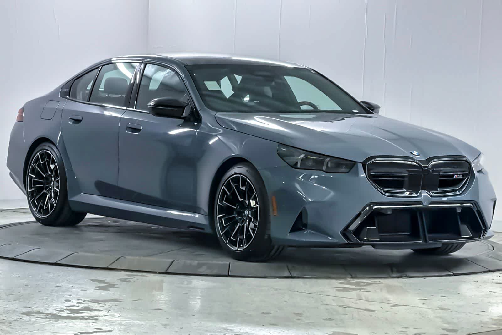 New 2026 BMW M5 w/ Executive Package AWD/4WD image 9