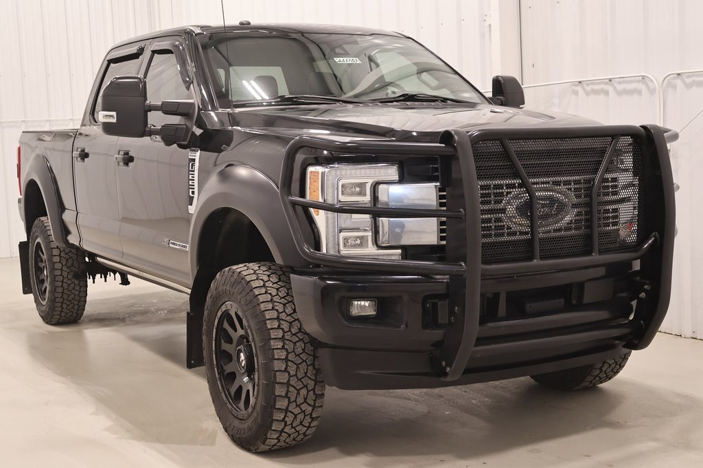 Used 2017 Ford F250 Platinum w/ Platinum Ultimate Package image 3