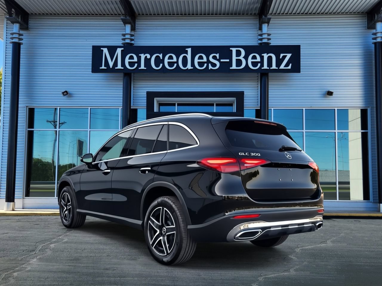 New 2027 Mercedes-Benz GLC 300 4MATIC image 4