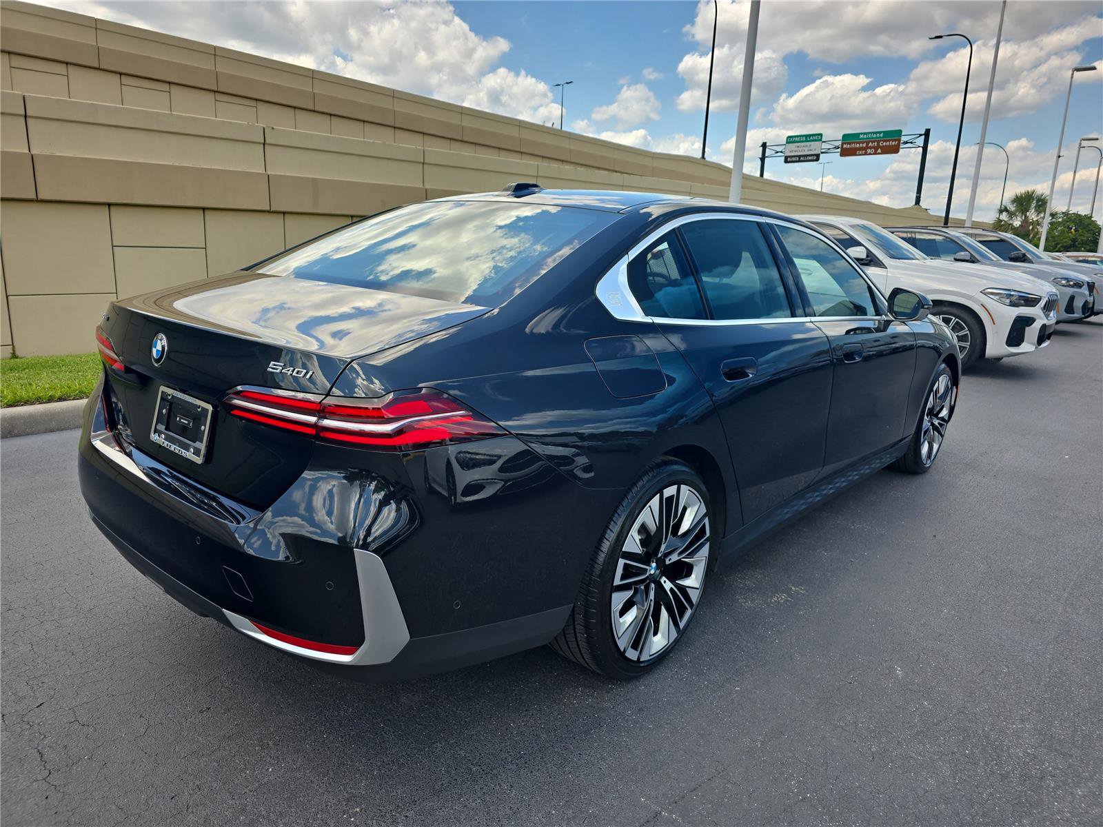 Used 2025 BMW 540i xDrive AWD/4WD image 3