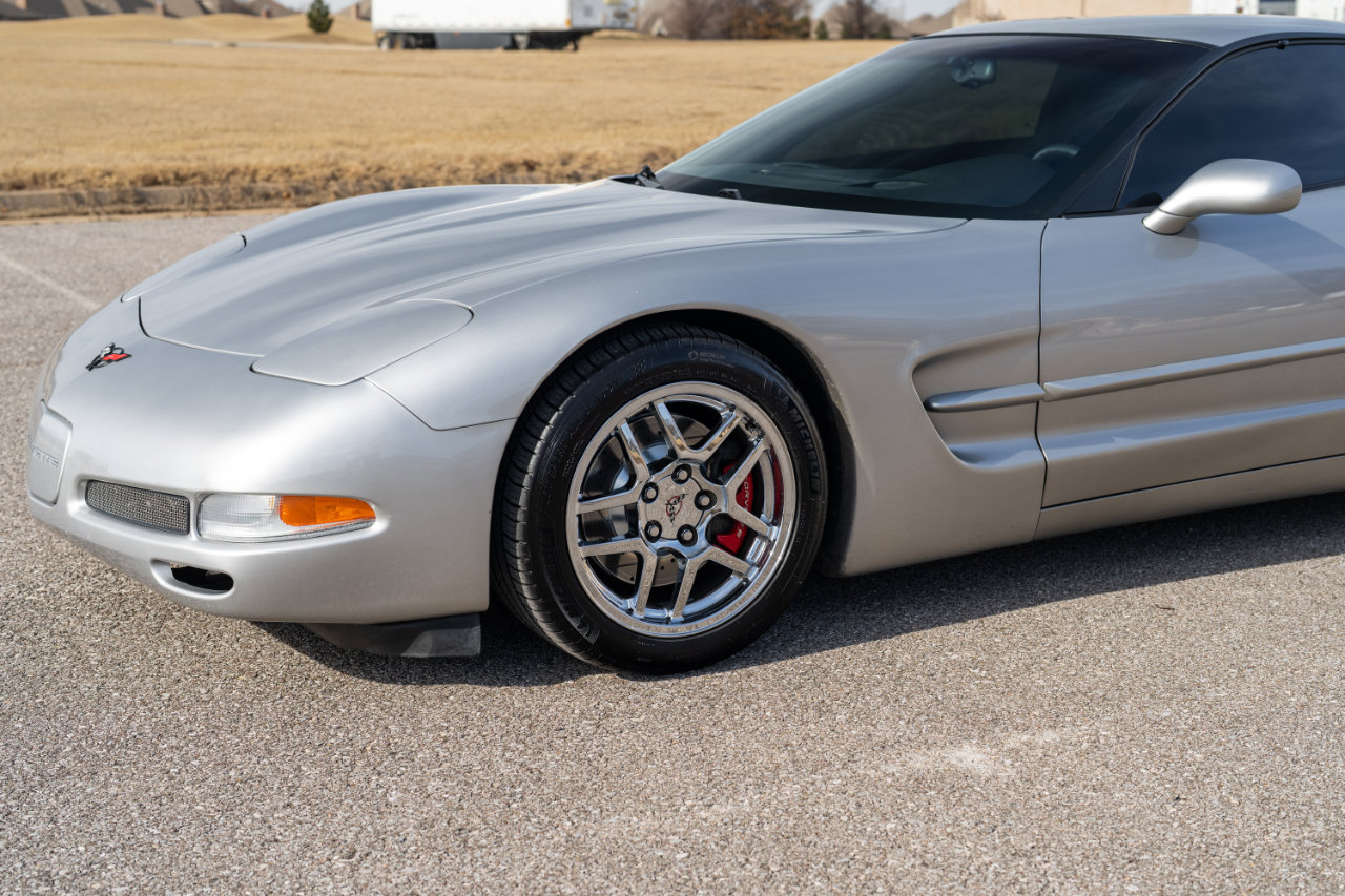 Used 2004 Chevrolet Corvette Z06 w/ Memory Package image 23