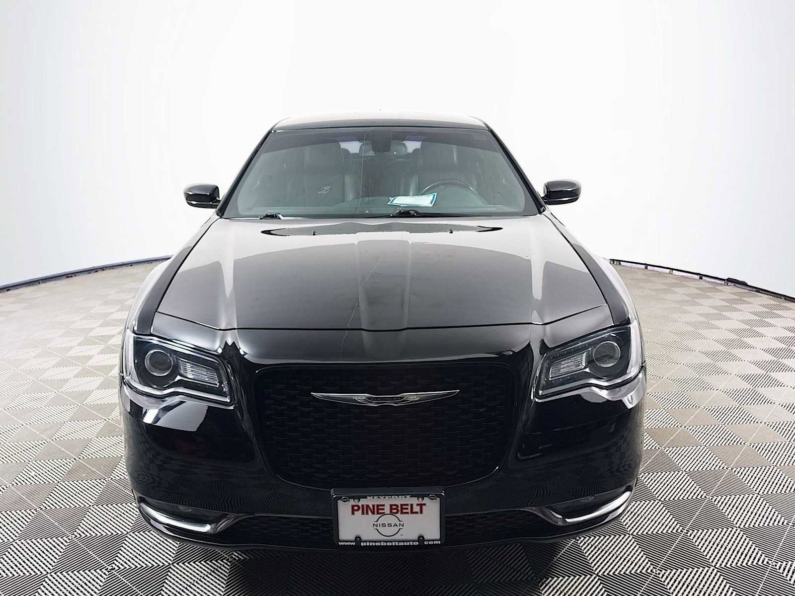 Used 2019 Chrysler 300 S image 2