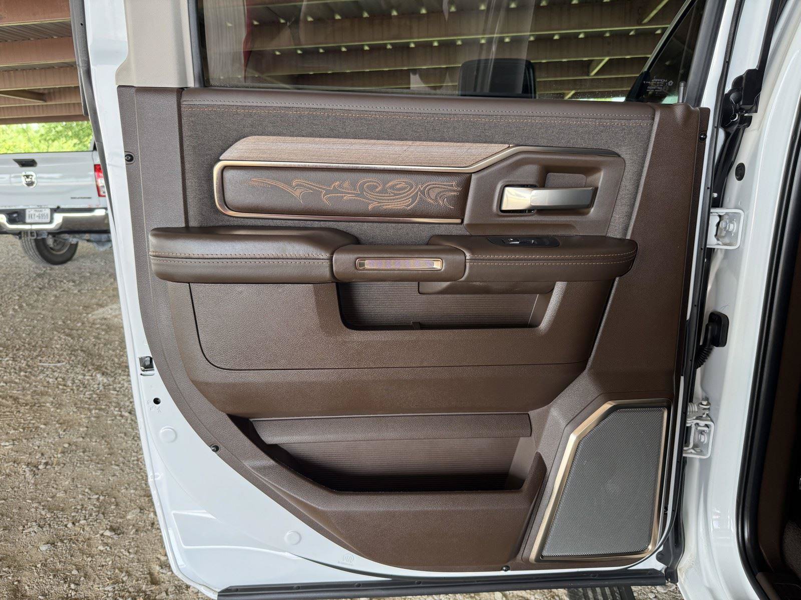 Used 2025 RAM 3500 Longhorn AWD/4WD image 34
