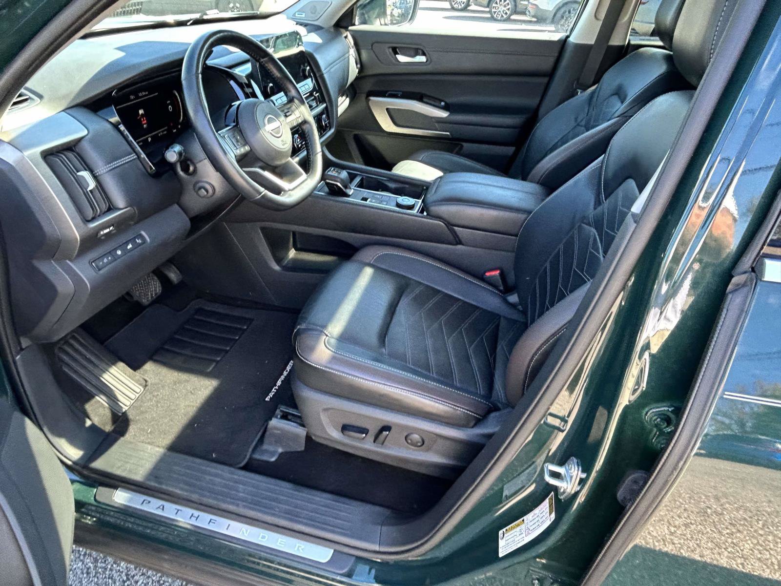 Used 2023 Nissan Pathfinder Platinum AWD/4WD image 11