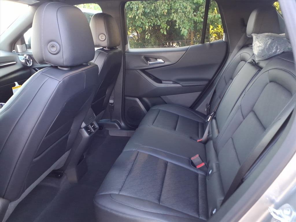 New 2026 Chevrolet Equinox LT w/ Convenience Package II image 17