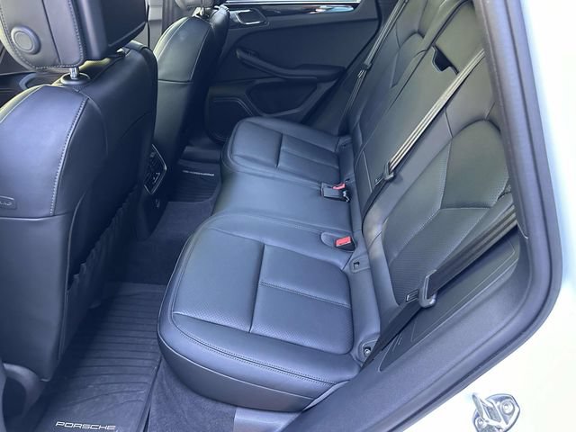 Used 2026 Porsche Macan AWD/4WD image 13