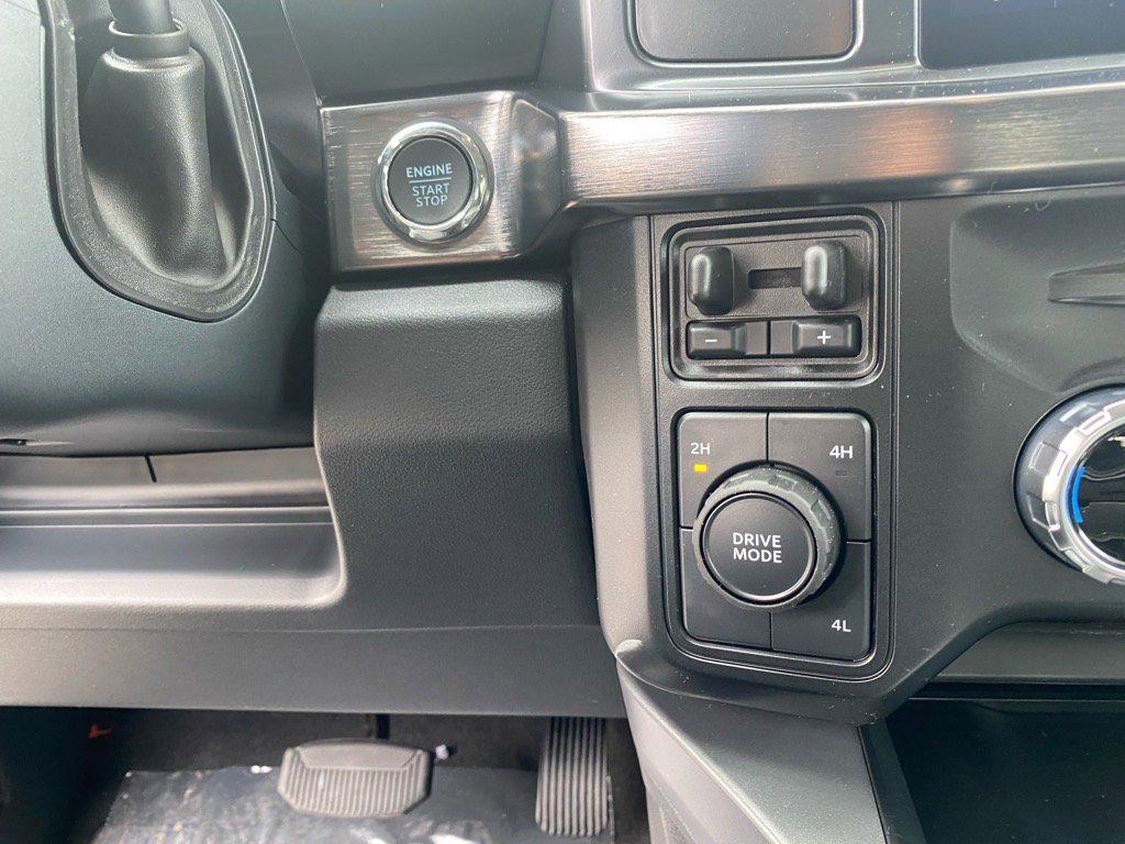 New 2025 Ford F250 Lariat image 26