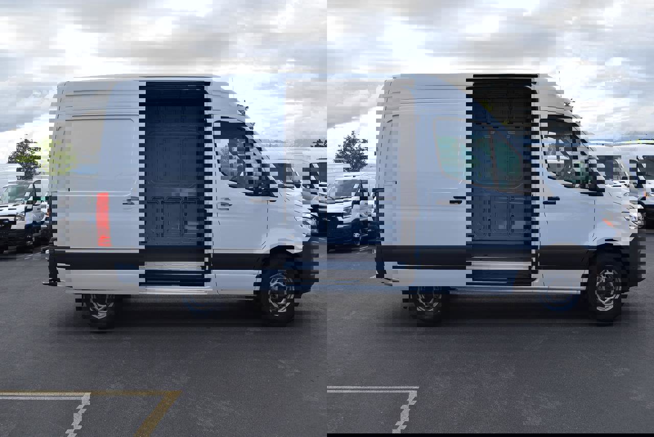 Used 2024 Mercedes-Benz Sprinter 144 Cargo image 8