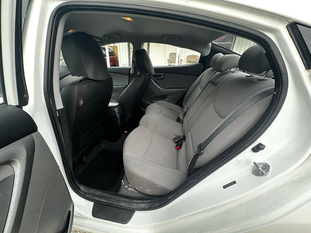 Used 2016 Hyundai Elantra SE image 9