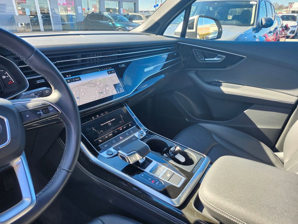 Certified 2025 Audi Q7 2.0T Premium Plus AWD/4WD image 9