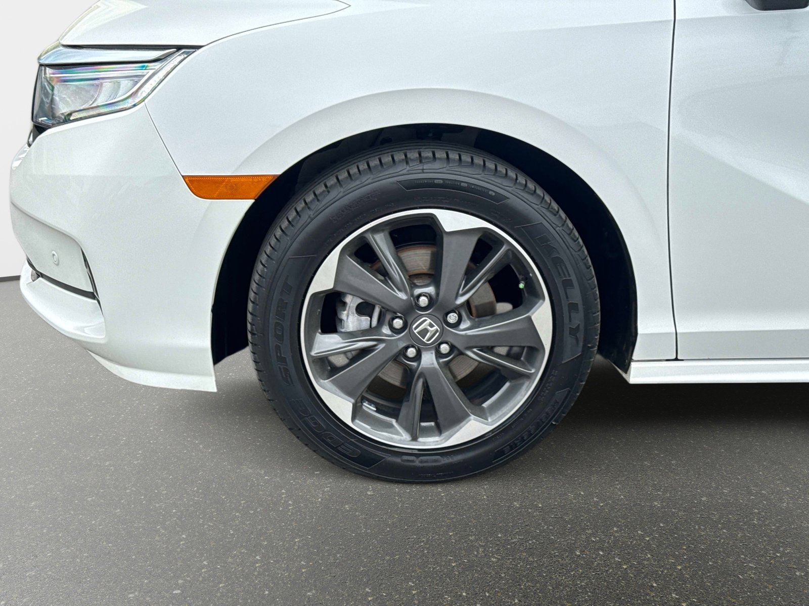 Used 2024 Honda Odyssey Elite image 12