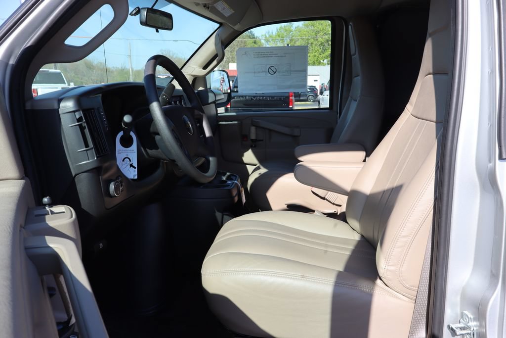 New 2025 Chevrolet Express 3500 w/ Driver Convenience Package RWD image 8