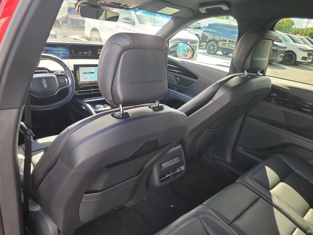 Certified 2024 Lincoln Nautilus Premier w/ Jet Appearance Package AWD/4WD image 10