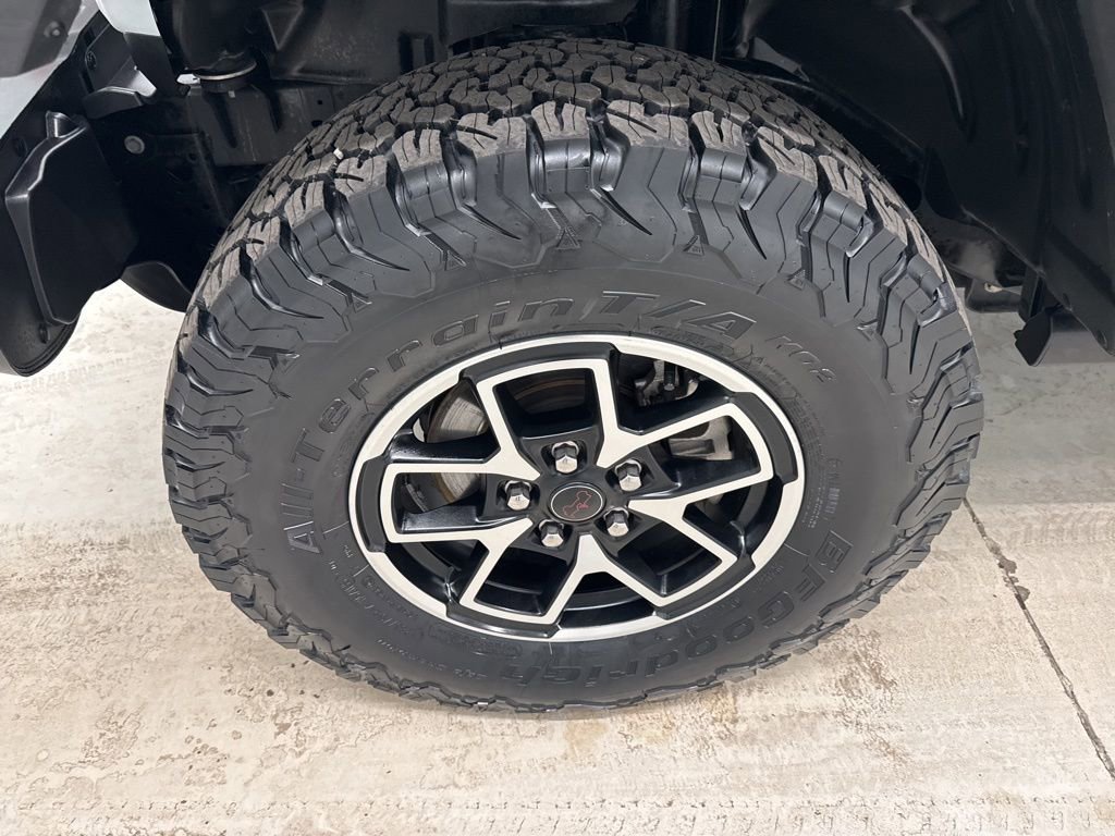 Used 2025 Jeep Wrangler Unlimited Rubicon w/ Convenience Group image 2