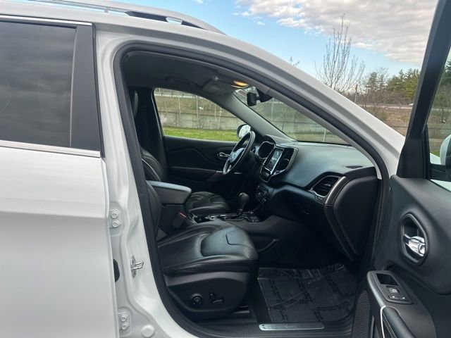 Used 2019 Jeep Cherokee Limited AWD/4WD image 12