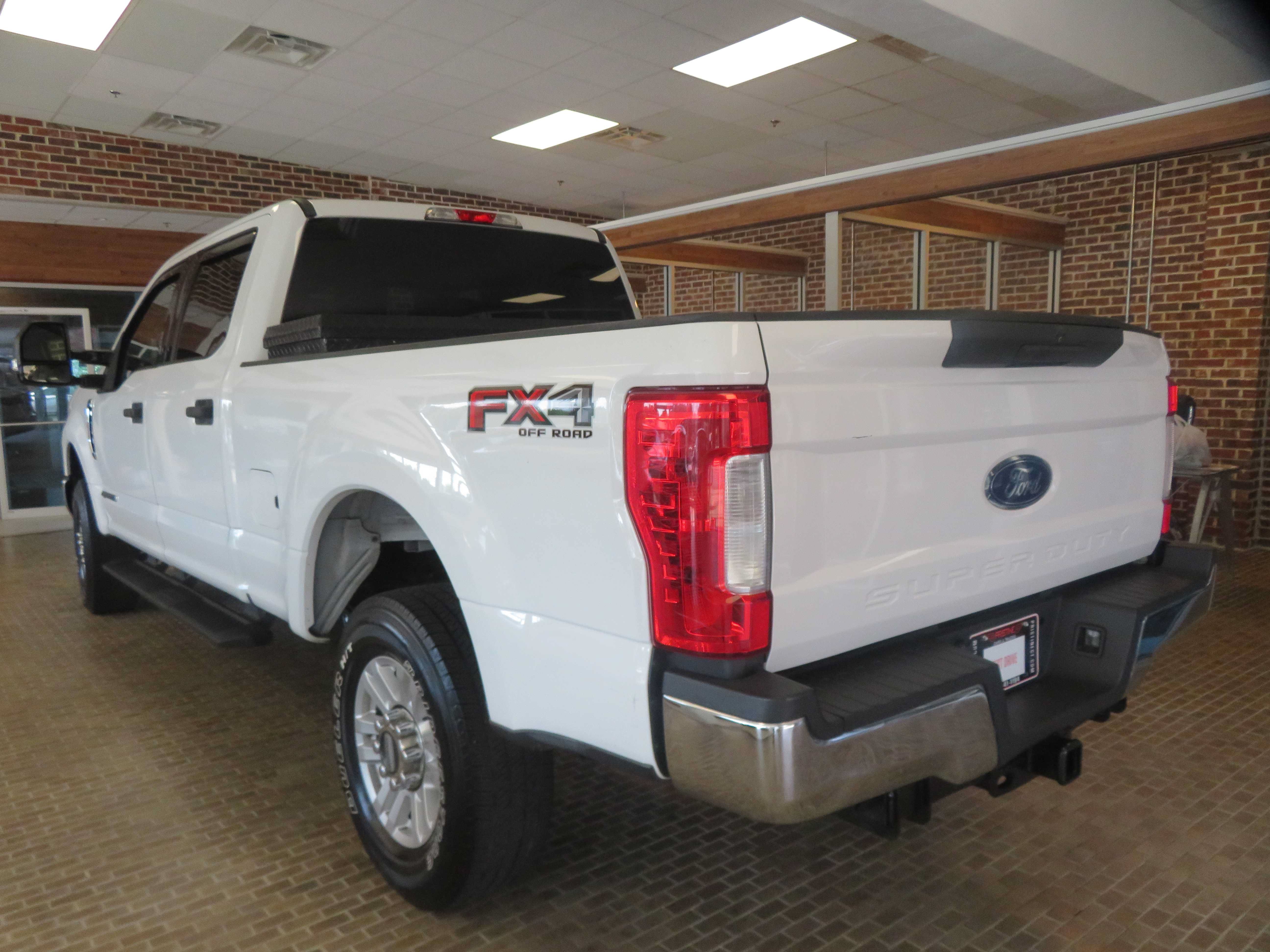 Used 2019 Ford F250 XLT w/ FX4 Off-Road Package AWD/4WD image 6