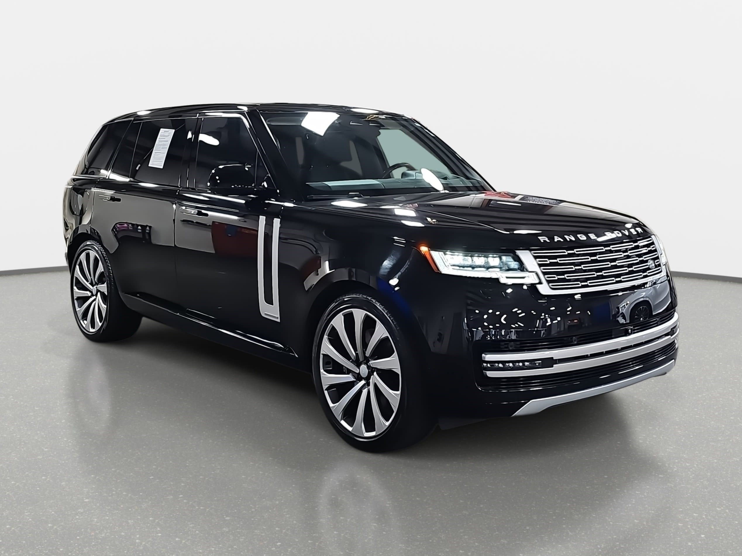 Used 2024 Land Rover Range Rover Long Wheelbase Autobiography image 3