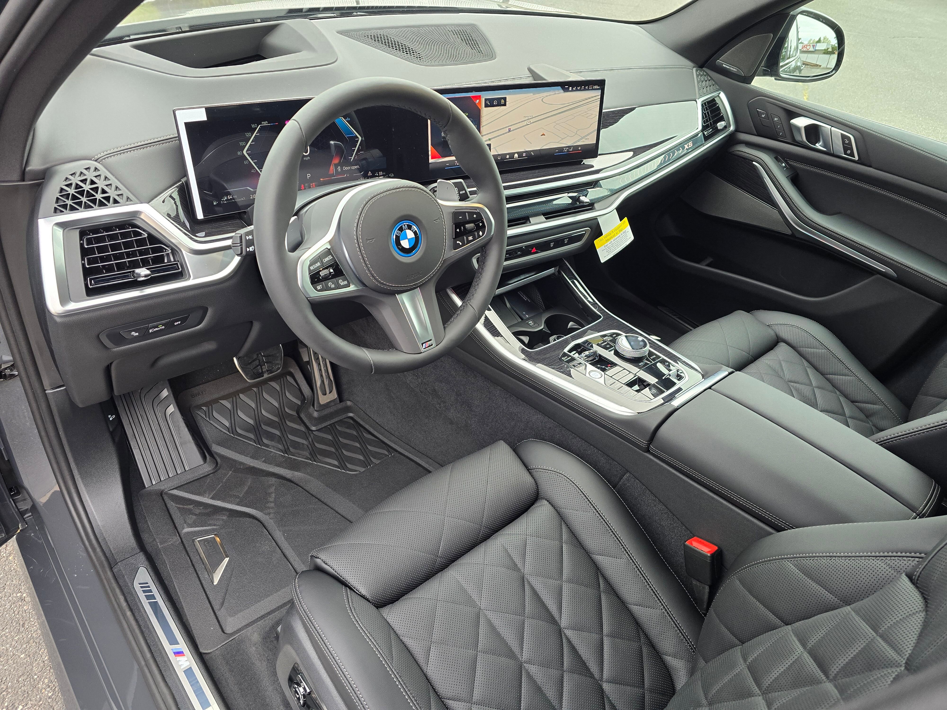 New 2026 BMW X5 xDrive50e w/ Executive Package image 2