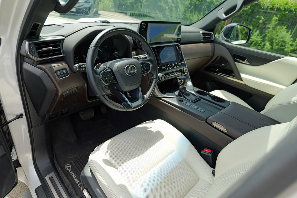 Used 2024 Lexus LX 600 4WD w/ Appearance Package image 21