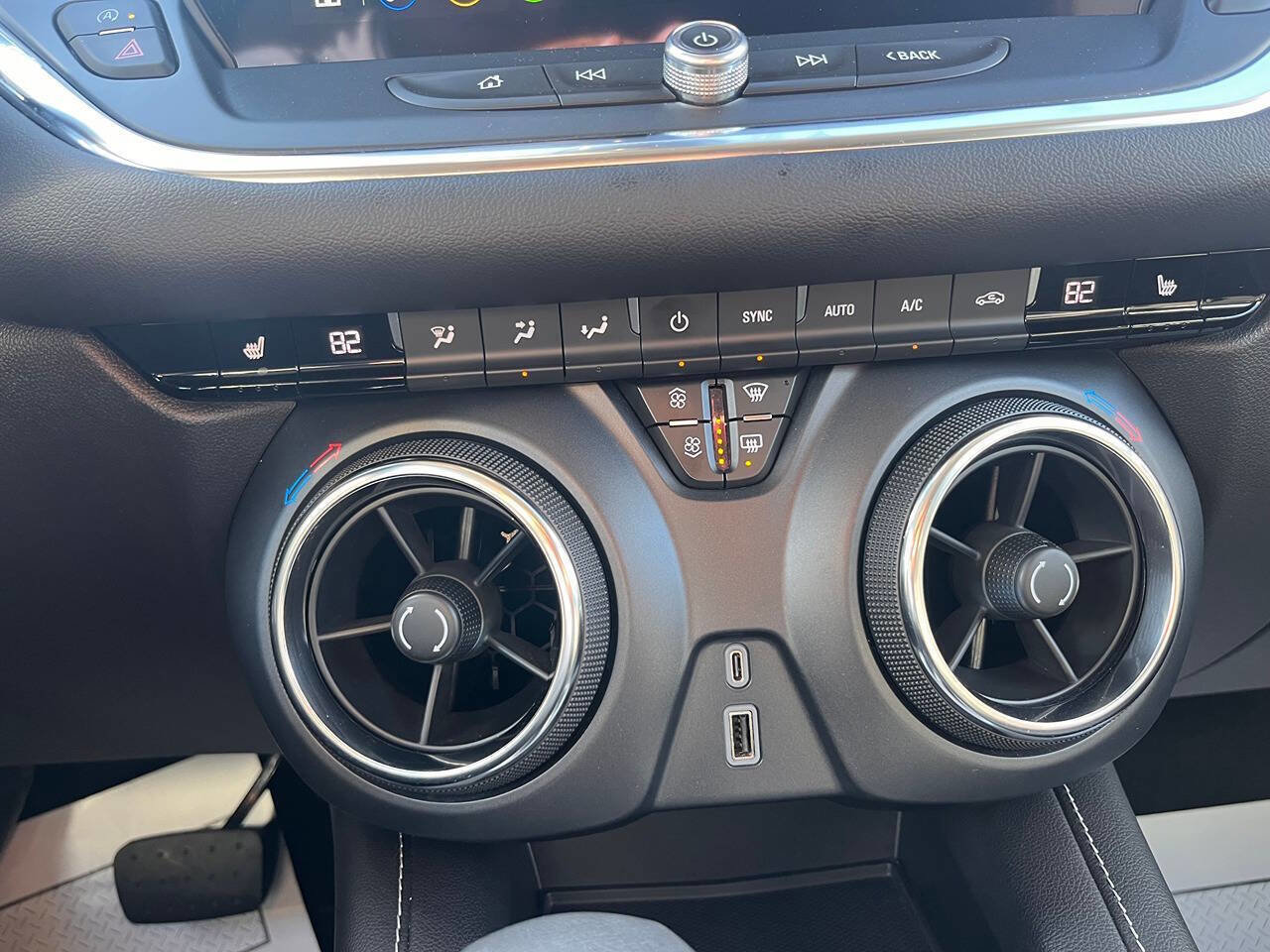 Used 2025 Chevrolet Blazer LT image 25