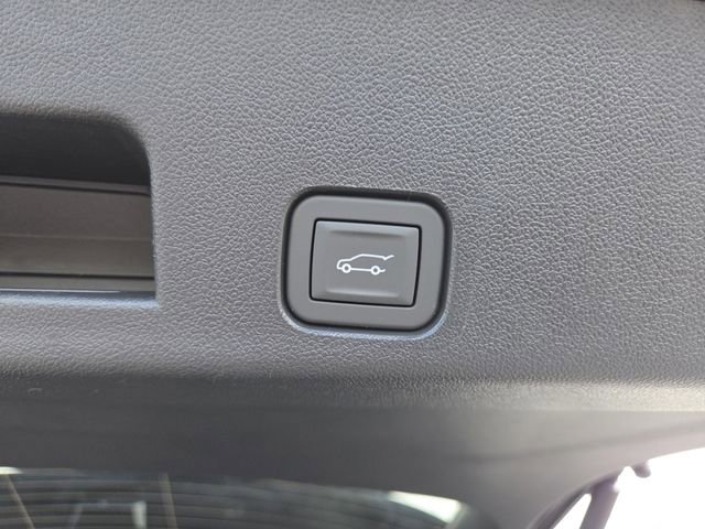 New 2026 Chevrolet Traverse LT w/ Driver Confidence Package FWD image 17
