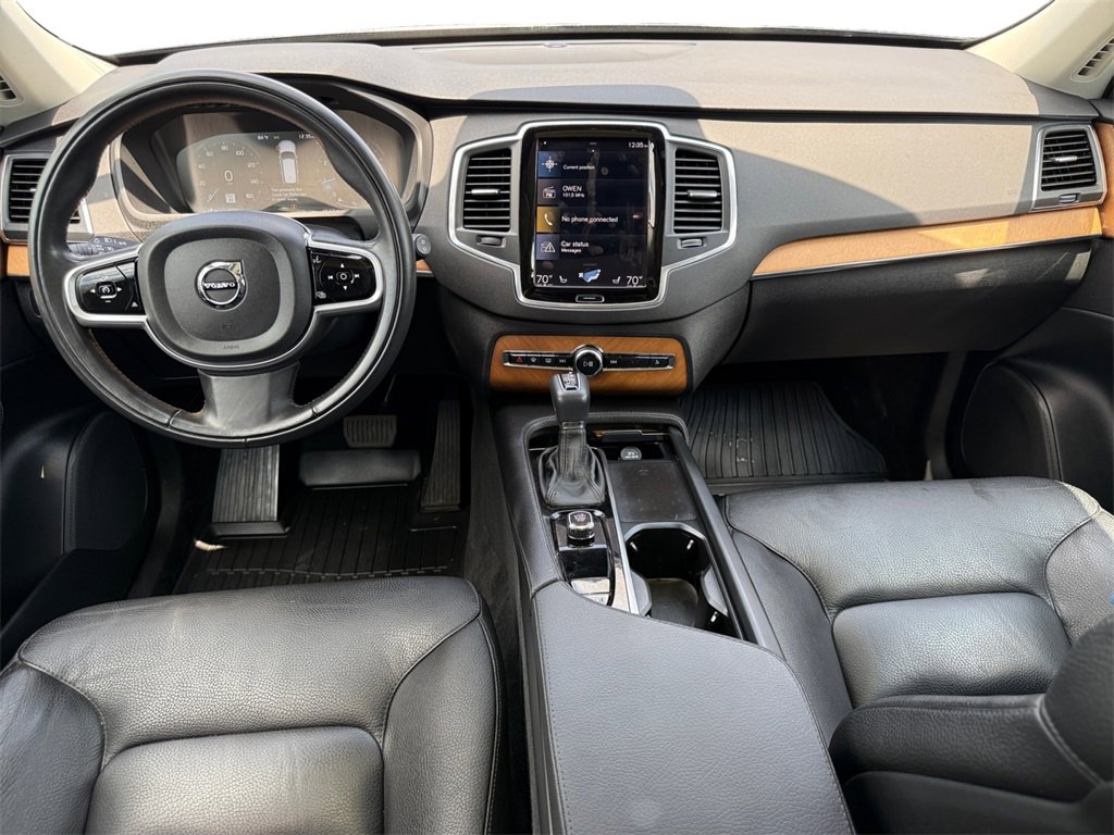 Used 2022 Volvo XC90 T6 Momentum w/ Climate Package image 10