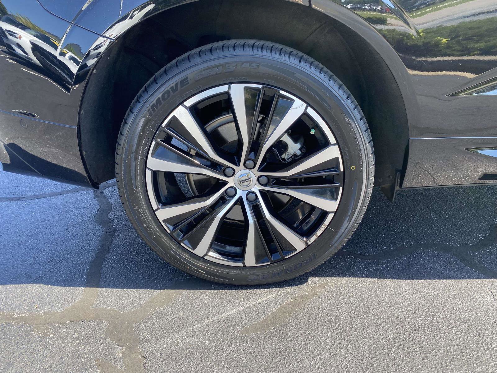 Used 2023 Volvo XC60 B6 Ultimate w/ Protection Package Premier AWD/4WD image 9