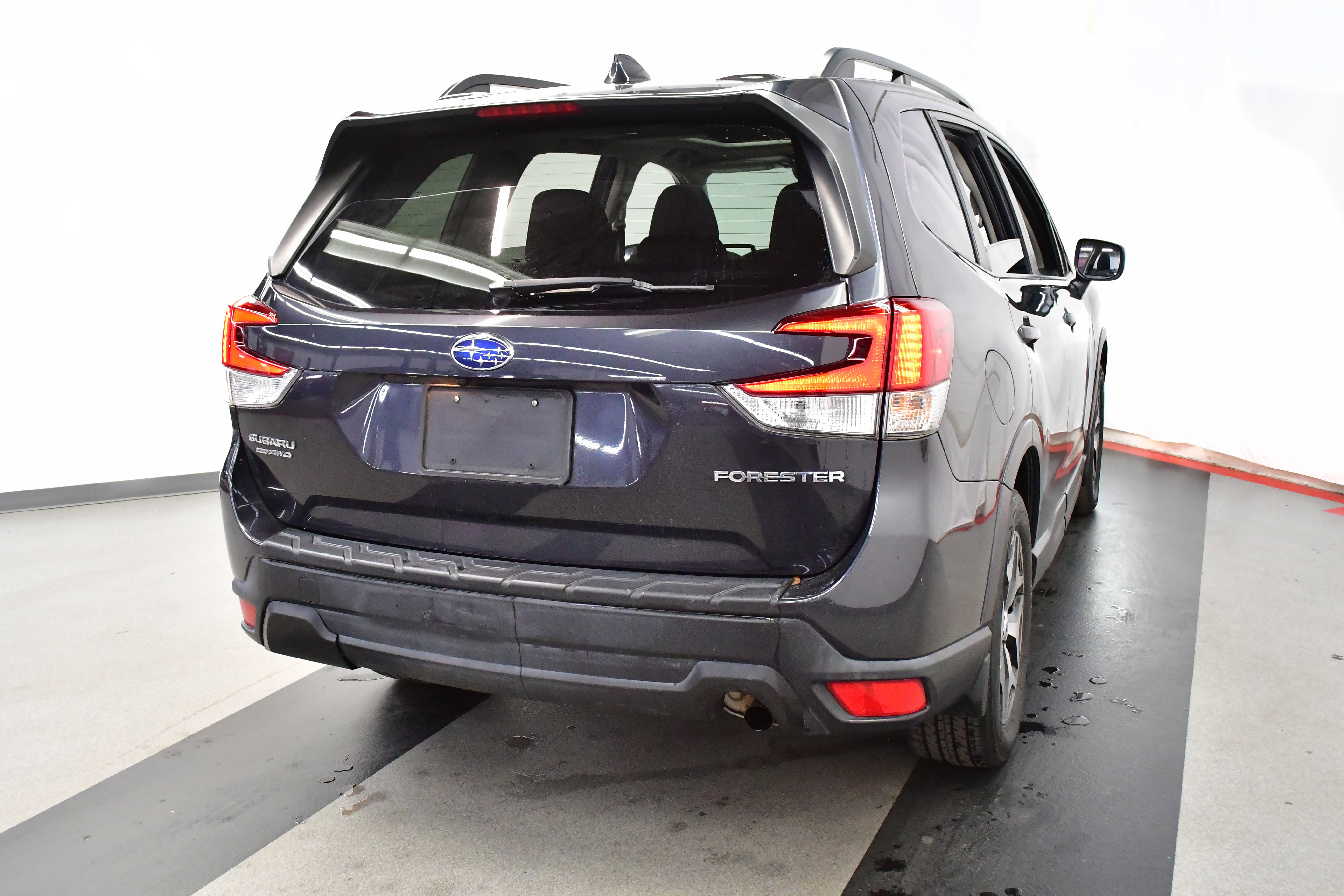 Used 2019 Subaru Forester Premium w/ All-Weather Package image 9