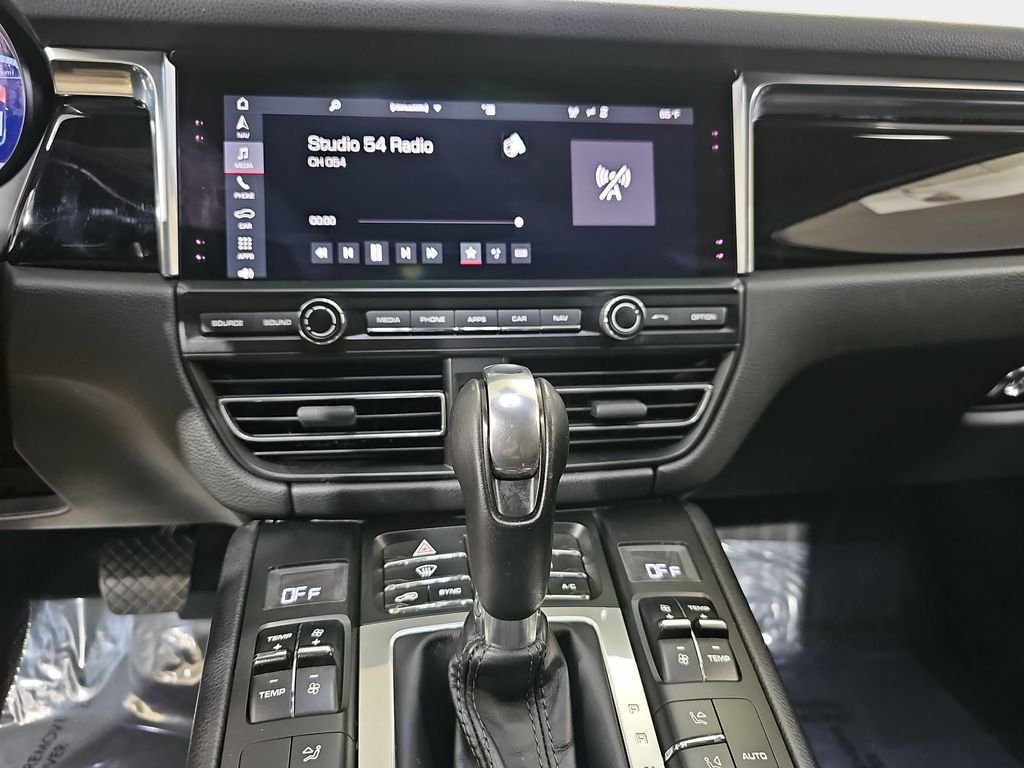 Used 2019 Porsche Macan AWD/4WD image 23