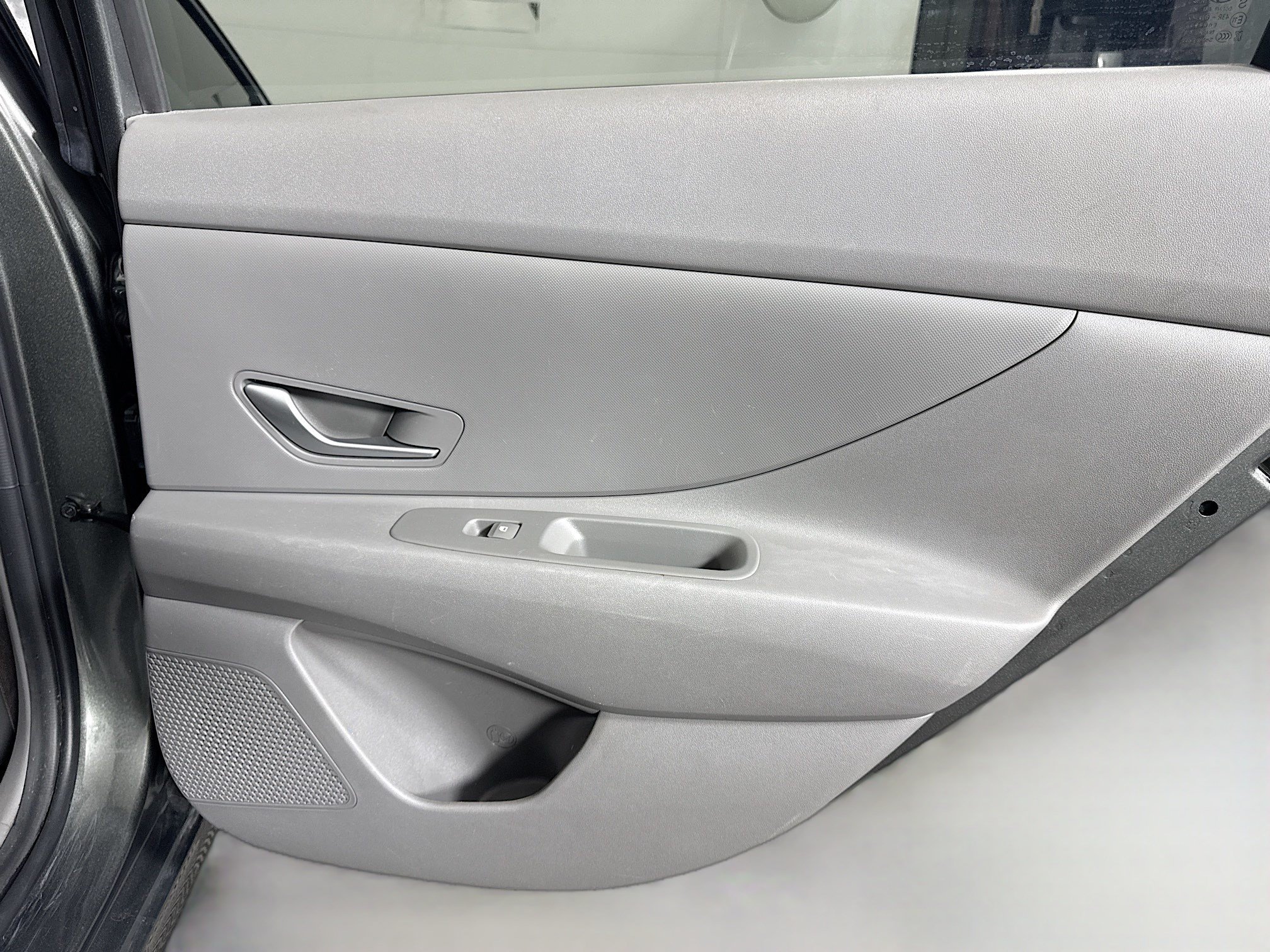 Used 2025 Hyundai Elantra SE FWD image 27